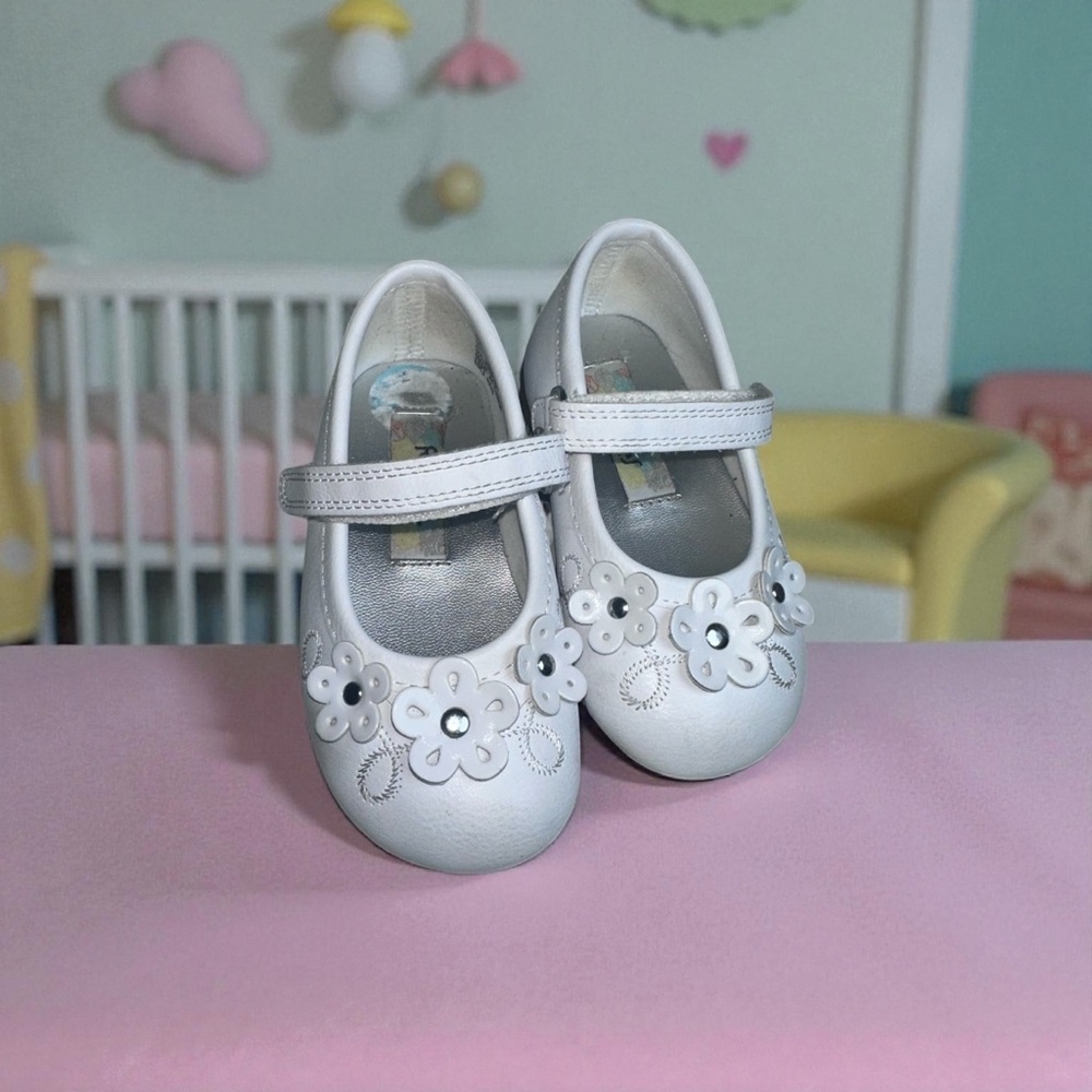 Rachel Shoes White Floral Dress Shoes